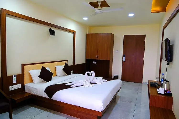 AC Deluxe Room at Hotel Sai Inn