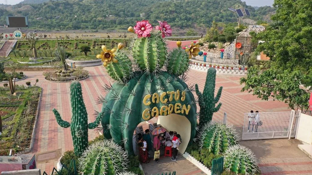 Cactus & Butterfly Garden — photo 1
