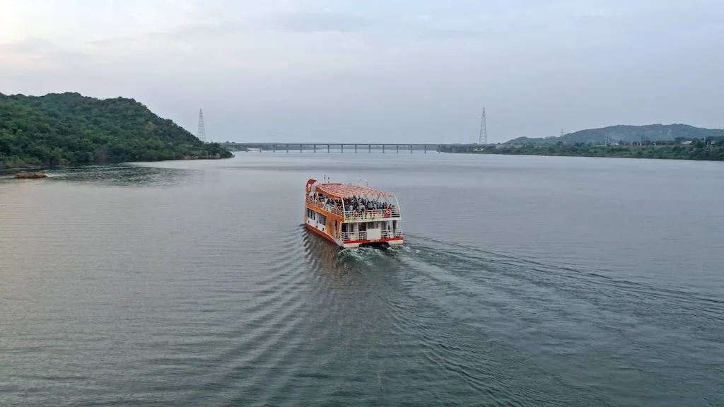 Ekta Cruise — photo 2